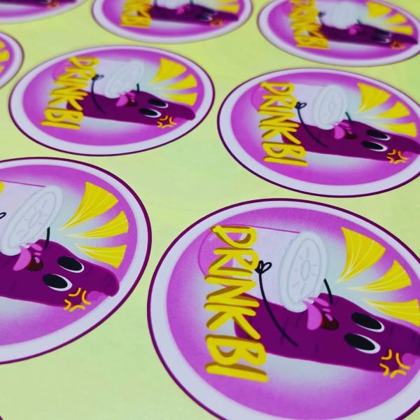 Cetak Stiker Berkualitas Tinggi – Custom, Cepat, dan Terjangkau